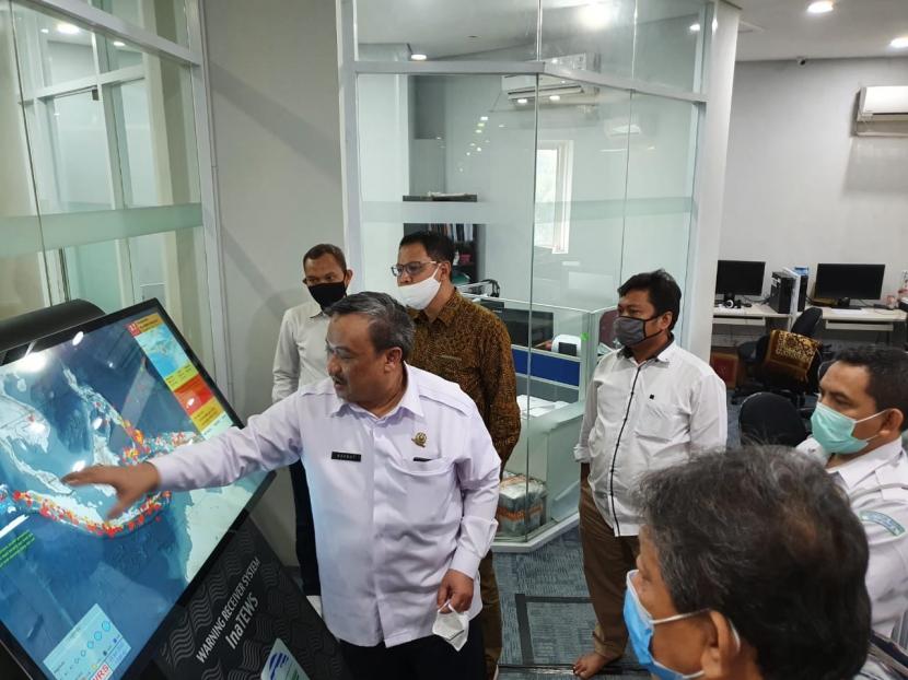 Revolusi Peringatan Dini: Melindungi Tanjungsari dari Bencana Alam