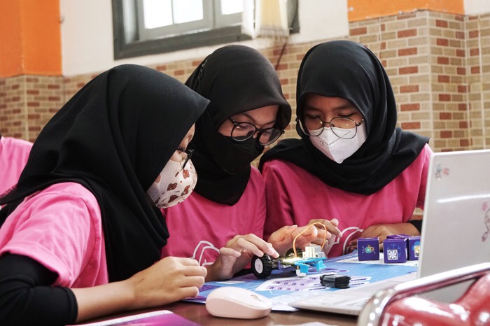 Perempuan Tanjungsari Go Digital: Upaya Peningkatan Akses Teknologi dan Literasi