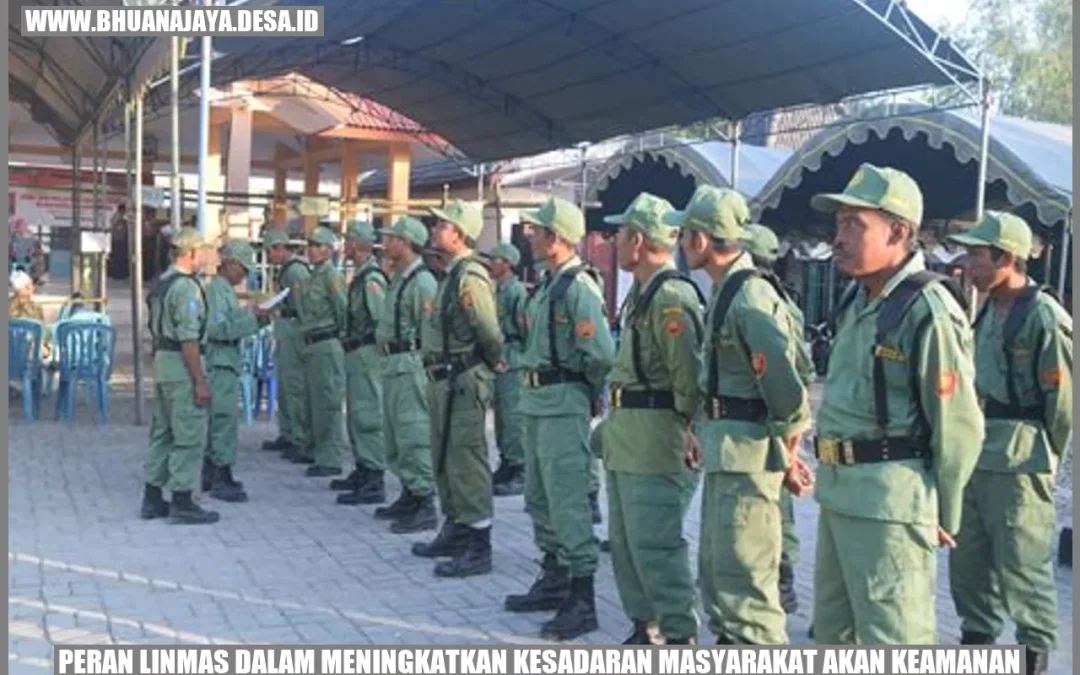 Satukan Kekuatan, Linmas Desa Tanjungsari Jaga Harkamtibmas