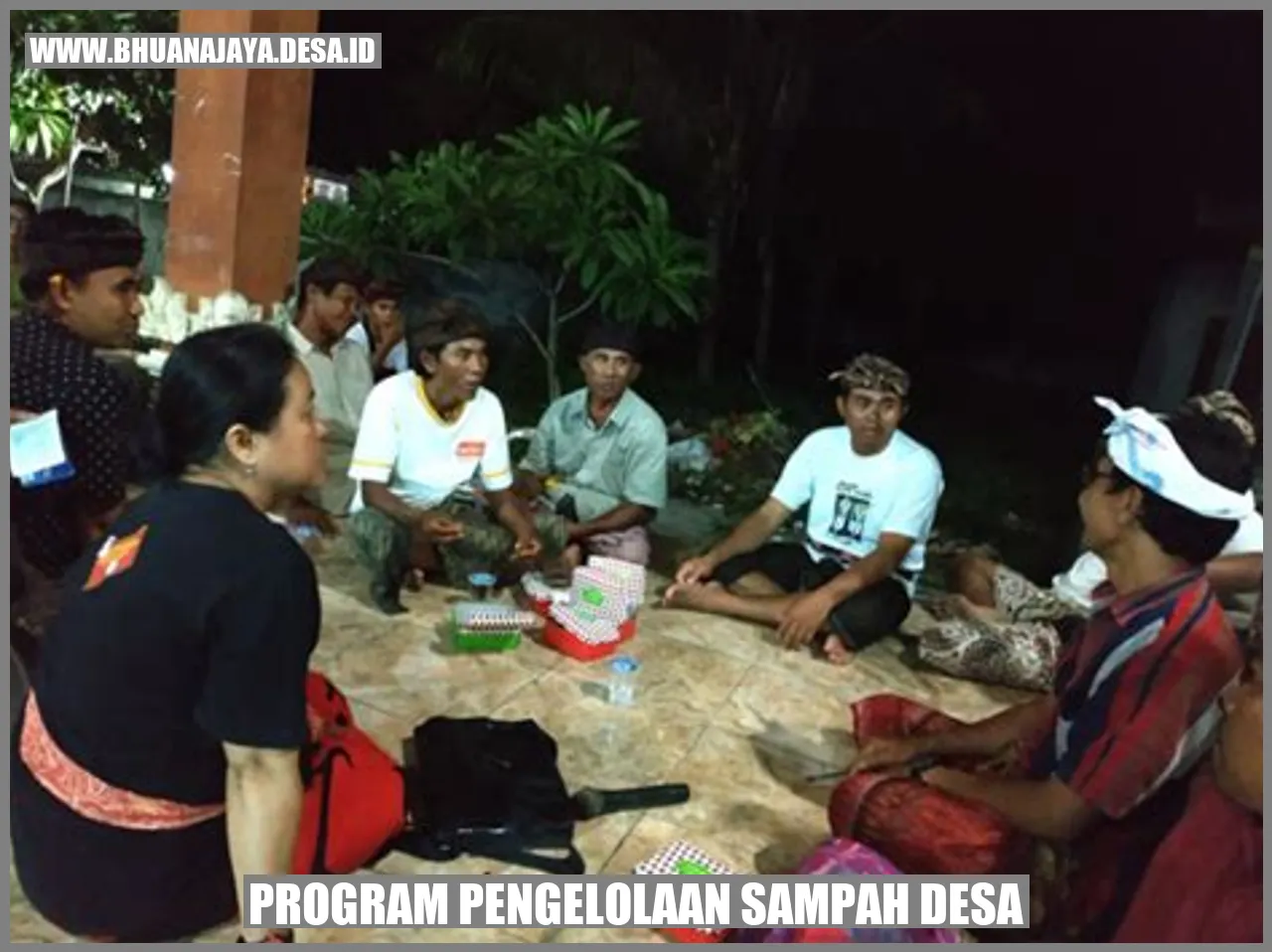 Sinergi Pemerintah dan Swasta: Program Pengelolaan Sampah Desa Tanjungsari Menuju Masa Depan yang Lebih Bersih