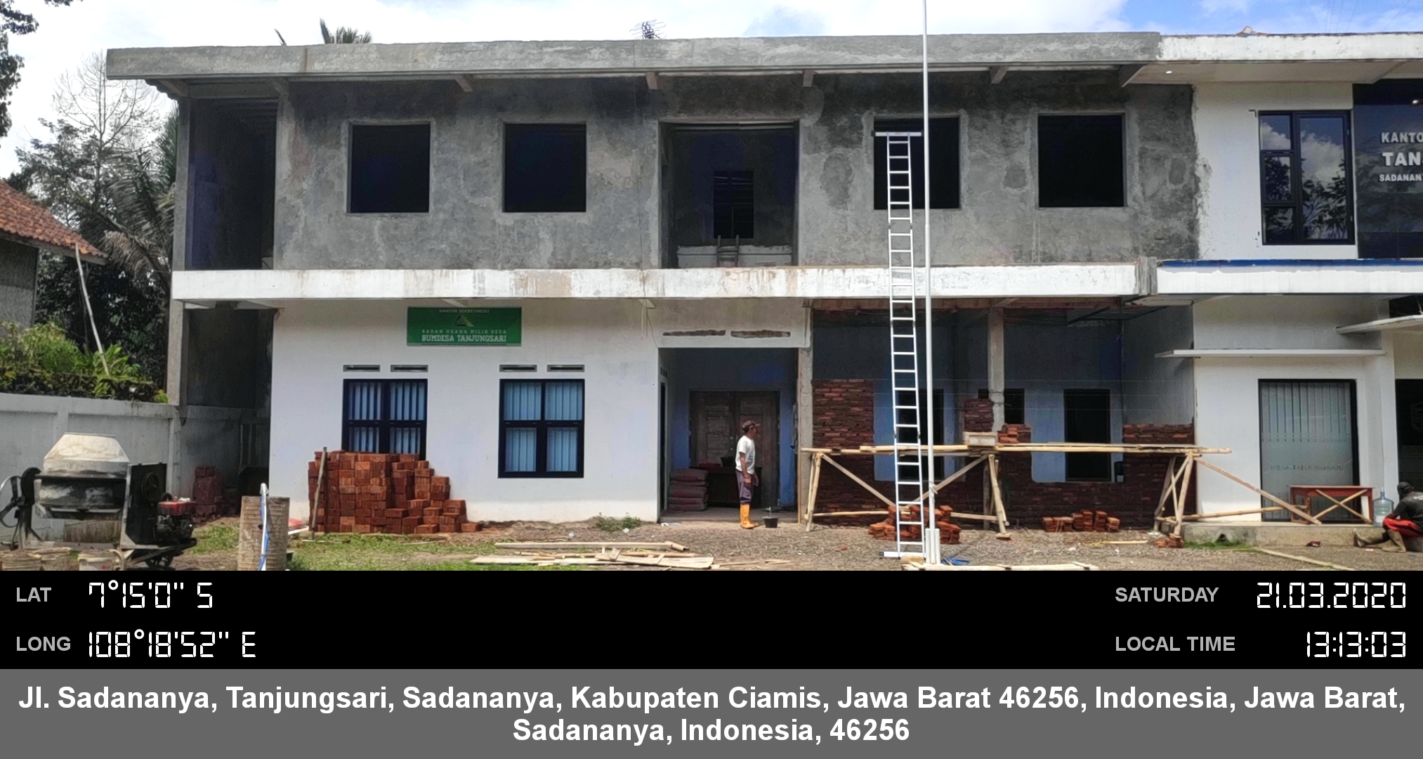 Desa Tanjungsari Laksanakan Kegiatan Renovasi Kantor Desa dari BANPROV TA. 2020