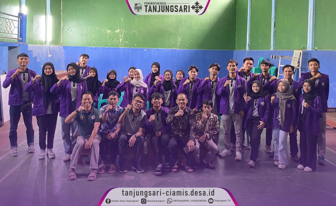 Kepala Desa Tanjungsari Terima Mahasiswa KKN Universitas Galuh Ciamis